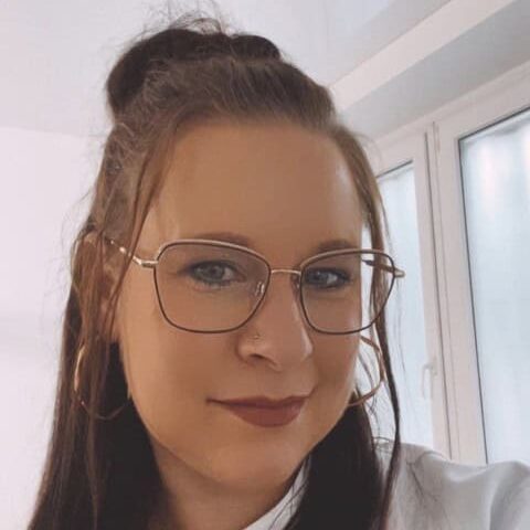 Das Bild zeigt Sabrina Twupack und dient als Beitragsbild für das Thema »Über mich«.